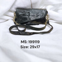 Một em túi ba.sic nhưng cực điệu cho chị em với hoạ tiết bling