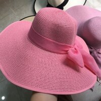 Mũ cói đi biển rộng vành