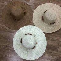 Mũ cói rộng vành