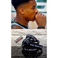 [Mua 2 tặng 1] Không bao giờ từ bỏ ban nhạc Baller Mission Giannis Antetokounmpo NBA Dây đeo cổ tay thể thao Vòng tay silicon thời trang Vòng đeo tay cao su bóng rổ Người hâm mộ Thu thập quà tặng cặp đôi