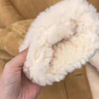 Mùa Đông 2025 Phong Cách Mới Phong Cách Hàn Quốc Lông Thú Một Mảnh Da Lộn Lông Rời Cổ Đứng Lên Áo Khoác Top