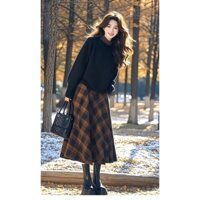 Mùa Đông Phù Hợp Với Cả Một Bộ 2024 Phong Cách Mới Phong Cách Chanel Người Nổi Tiếng Màu Sắc Tương Phản Áo Len Kẻ Sọc Váy Giảm Tuổi Phù Hợp Với Nữ
