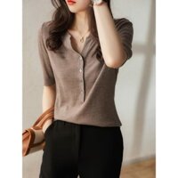 Mùa Hè 2025 Phong Cách Mới Mịn Quay Len Ngắn Tay Nữ Cổ Chữ V Nút Áo Thun Dệt Kim Yangzi Sợi Mỏng Thiết Kế Hàng Đầu DHLX