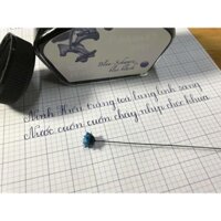 Mực Pelikan màu xanh đen.