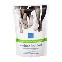 Muối biển ngâm chân tẩm trà xanh và hoa cúc Escenti (450g)