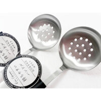 Muôi vớt inox KAI cỡ nhỏ (cán trắng) nội địa Nhật Bản