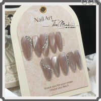 Nail box thiết kế mắt mèo pha lê hồng gắn đá móng tay giả đính đá thủ công cao cấp phong cách Hàn Quốc