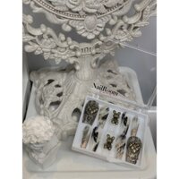 Nails box sơn nhũ gắn charm thỏ và hình trái tim với sticker Nails by Van