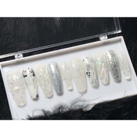 Nails Box Thiết Kế Trắng Kim Tuyến