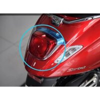Nắp đèn hậu xe Vespa Sprint 2v - Mặt kính đèn đuôi xe Sprint 2v - A8916