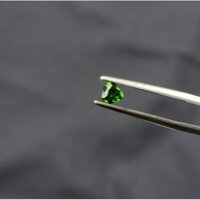 N.Diopside _Heart, fac_ 5.0x.5.0mm_PVN1276