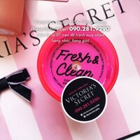 [Nến 175g] Đèn cầy thơm 1 tim Fresh & Clean hương Táo, Biển, Quýt, Hàng nhập từ Pink USA