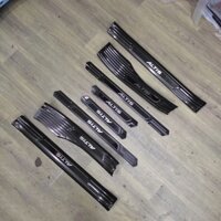 Nẹp bậc cửa, ốp bậc xe Toyota Altis 2022 2023 mẫu carbon cao cấp chống trầy xước xe hiệu quả
