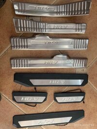 Nẹp bước chân chống xước cửa xe Honda HR-V