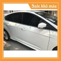 Nẹp chân kính  Focus hatback Hàng cao cấp Lắp đời xe 2012-2019