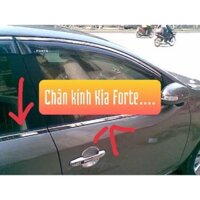 Nẹp chân kính Kia Forte INOX, op vien chan kinh xe o to