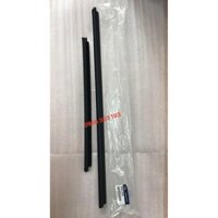 Nẹp chân kính theo xe Hyundai Getz