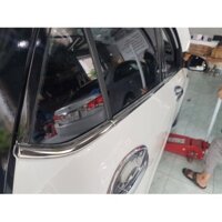 Nẹp viền chân kính Hyundai I10 bằng inox cao cấp