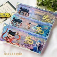 Nezha Straw1263 Bộ sưu tập người Nezha 's Demon Boy 's Descending Life Pencil Case Học sinh tiểu học Bé trai Bé gái Long lanh Hộp văn phòng phẩm Ao Bing Ba Hoàng tử Chống nước 2.1