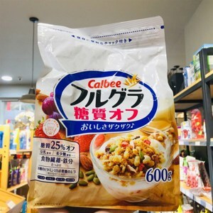 Ngũ cốc Calbee trắng dâu nho bí đỏ 600g