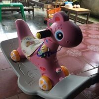 Ngựa bập bênh có nhạc đèn