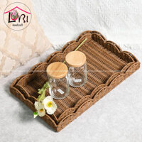 NH001 – Khay đựng đồ đan dây nhựa giả mây miệng viền cánh hoa màu nâu – sang trọng, tinh tế