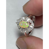 Nhẫn bạc đá Opal thiên nhiên.