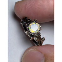 Nhẫn bạc đá Opal thiên nhiên.