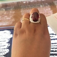 Nhẫn bọ cạp đá đỏ