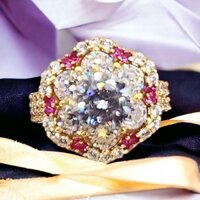 nhẫn chùm 1 hột chấu cao viền đá tấm.  nhẫn trang sức xi mạ vàng 18k.