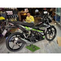 NHÃN DÁN TEM RỜI SATRIA TRẮNG XANH CHO XE MÀU ĐEN DECAL 3 LỚP CHỐNG NƯỚC ĐỘ BÁM DÍNH CAO