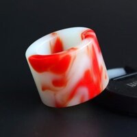Nhẫn ngọc bích màu đỏ trắng20250220Xx XX