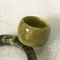 Nhẫn ngọc càn long cho nam loại vuông và dẹp đủ saize và đủ màu - Ô liu đậm - size 2.0