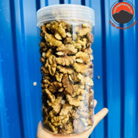 Nhân óc chó nếp vàng, óc chó giấy loại 1, đã tách vỏ làm sữa hạt. Óc chó sống sấy khô từ óc chó tươi rừng Hà Giang