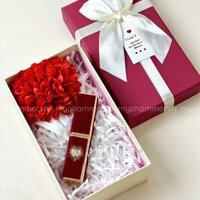 (NHẬN TRƯỚC 8/3) SET QUÀ TẶNG: Son Thỏi M.O.I Queen Of Rose + Hộp quà