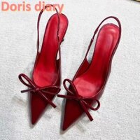 [Nhật ký Doris] Giày cao gót màu đỏ tinh tế: Mũi nhọn, Slingback và Thiết kế gót mỏng