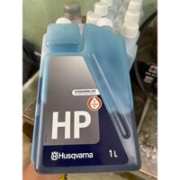 Nhớt 2 thì Husqvarna HP Thụy Điển 1 lít cho máy cưa, máy cắt cỏ, đảm bảo hiệu suất tối ưu.