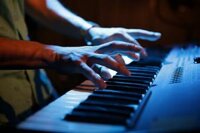 Những tiêu chí cần quan tâm khi mua đàn piano điện