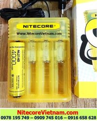 Nitecore Q4 (Bộ sạc 04 Khe Sạc kèm sẳn 01 pin SẠC NITECORE NL21700 4000mAh lithium 3.7v) chính hãng