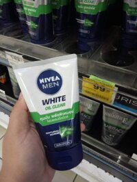 NIVEA MEN WHITE Acne-Oil Control SPOT và OIL FIGHTER SCRUB 10X Whitening