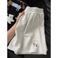 Nó làm tôi trông trắng Xúc Xích Chó Con Thêu Quần Short Mùa Hè 2024 Thể Thao Mới Chân Rộng Năm Điểm Quần Ống Thẳng Nữ