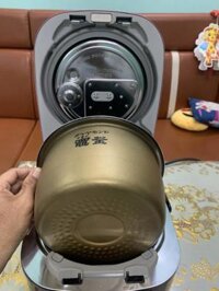 Nồi cơm điện cao tần PANASONIC SR-SPX104 1lit áp suất 2 bi cốc nước bù ẩm cao cấp date 2014