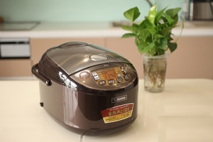 Nồi cơm điện cao tần Zojirushi NP-VI10 - 1L