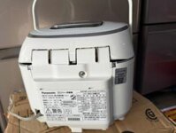 Nồi cơm điện IH Panasonic SR-HX104 1LIT MÀU TRẮNG CỰC ĐẸP