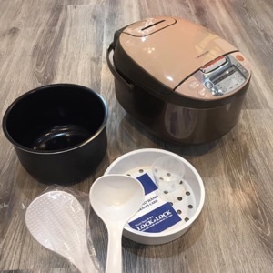 Nồi cơm điện Lock&Lock EJR156 - 1.8 lít