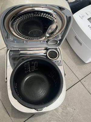 Nồi cơm điện National SR-ST10