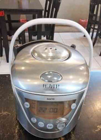 NỒI CƠM ĐIỆN nội địa nhật SANYO MẶT QUỶ 1 LÍT