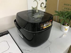 Nồi cơm điện Toshiba RC-18VS - 1.8L
