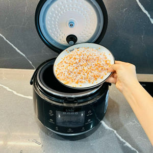 Nồi cơm điện Unie UEC1572B