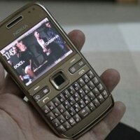 Nokia E 72